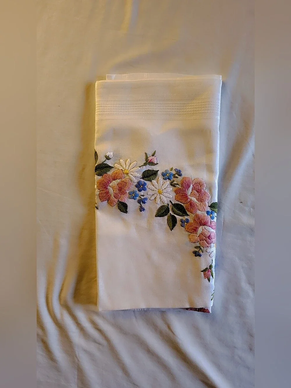Elegant Floral Cotton Table Topper: Classic Boutique Style
